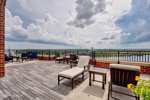 $437,500 | 10 Grace Street, Unit 504, Wilmington, NC 28401