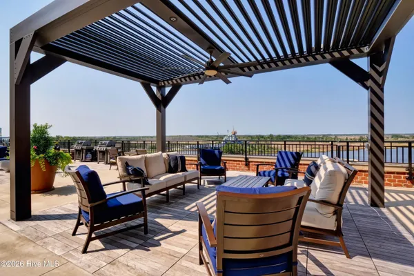 $437,500 | 10 Grace Street, Unit 504, Wilmington, NC 28401