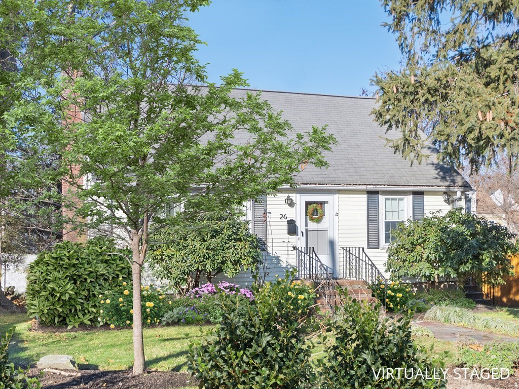 26 Oakledge Road Waltham, MA 02452 - Photo 2 of 39 Gallery Image 2