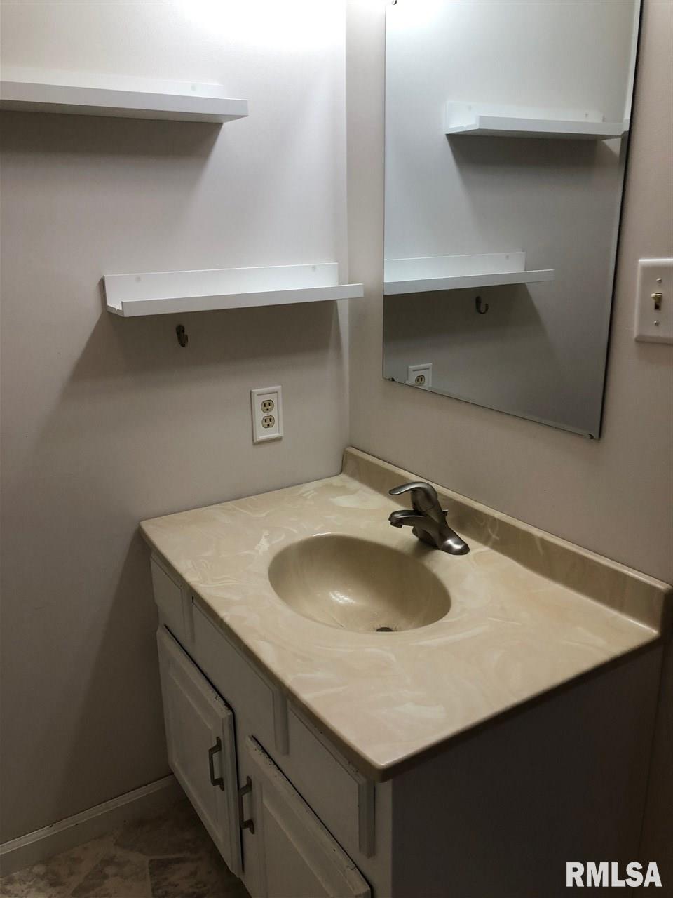 4140 Hazelcrest Road Springfield, IL 62703 - Photo 9 of 13