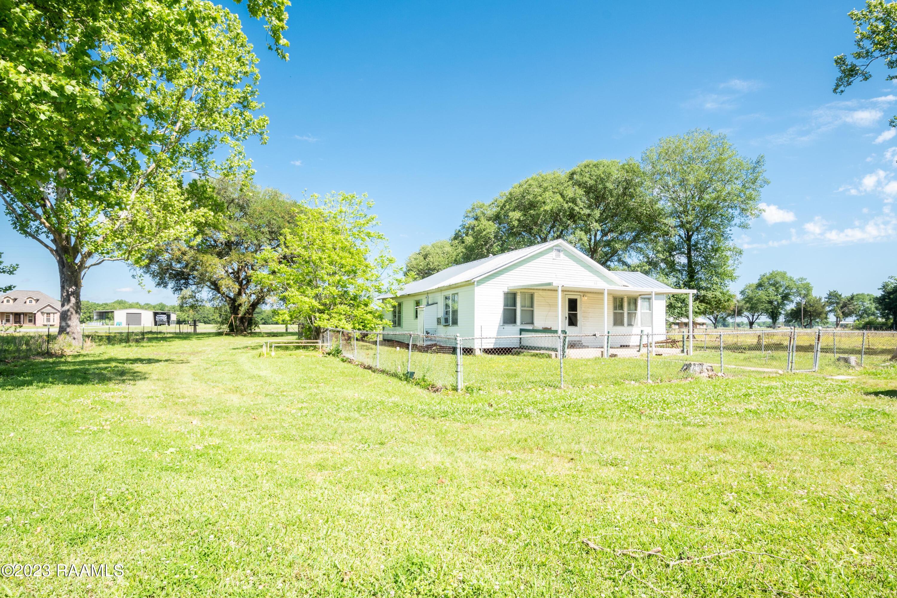 888 St Andrew Road Opelousas, LA 70570 - Photo 7 of 14 Back of house