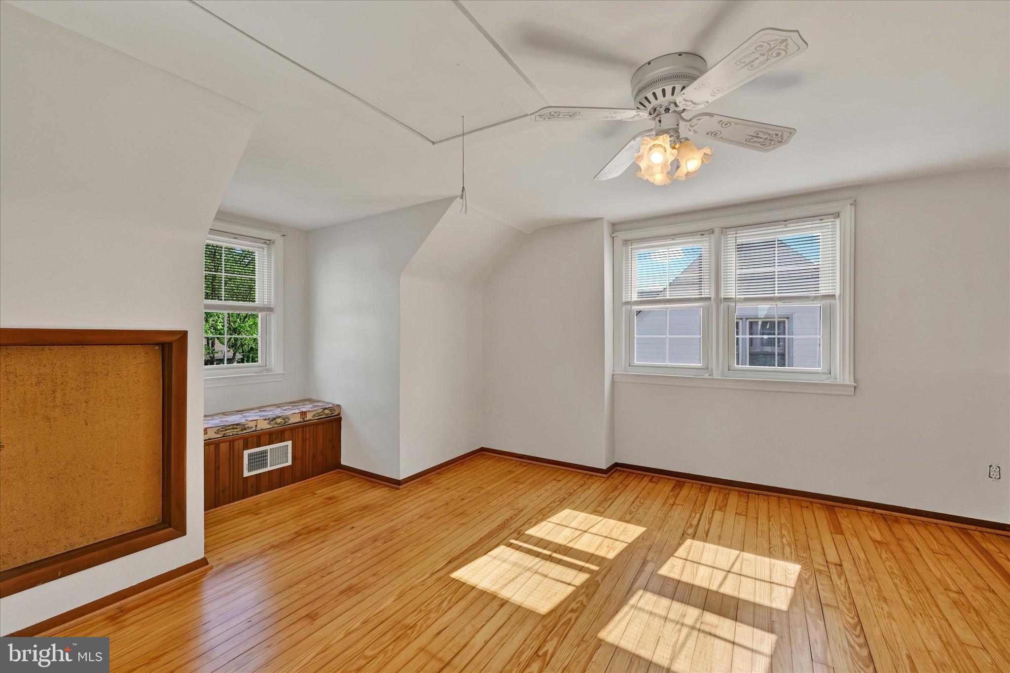 4415 Raspe Avenue Baltimore, MD 21206 - Photo 17 of 28 Bedroom 3 with Hardwood Flooring