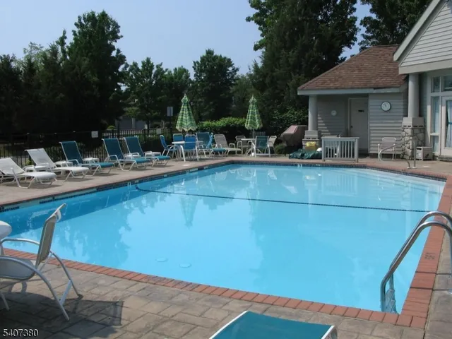 $274,900 | 3 Harker Hill Drive, Unit 3, Hamburg, NJ 07419