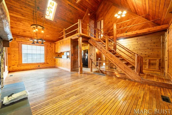 $325,000 | 1876 Lake Michigan Drive Northwest, Grand Rapids, MI 49534