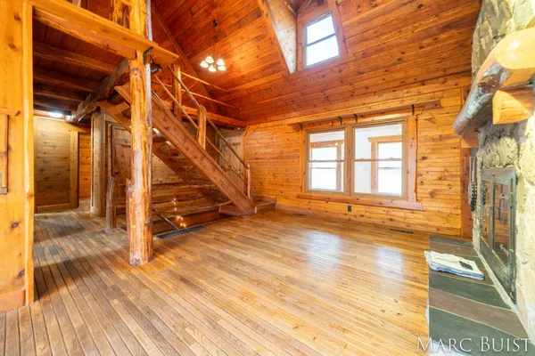 $325,000 | 1876 Lake Michigan Drive Northwest, Grand Rapids, MI 49534