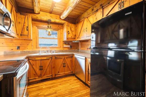 $325,000 | 1876 Lake Michigan Drive Northwest, Grand Rapids, MI 49534
