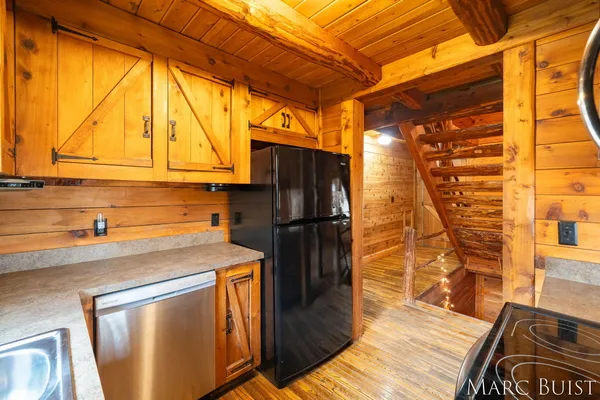 $325,000 | 1876 Lake Michigan Drive Northwest, Grand Rapids, MI 49534