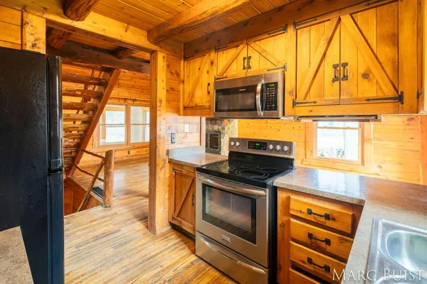 $325,000 | 1876 Lake Michigan Drive Northwest, Grand Rapids, MI 49534