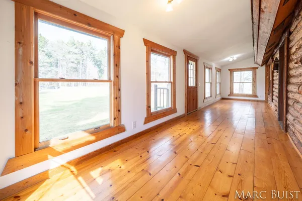 $325,000 | 1876 Lake Michigan Drive Northwest, Grand Rapids, MI 49534