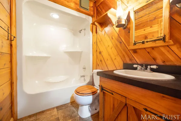 $325,000 | 1876 Lake Michigan Drive Northwest, Grand Rapids, MI 49534