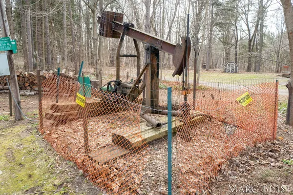 $325,000 | 1876 Lake Michigan Drive Northwest, Grand Rapids, MI 49534