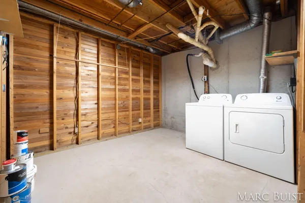 $325,000 | 1876 Lake Michigan Drive Northwest, Grand Rapids, MI 49534