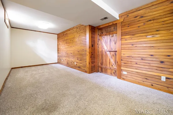 $325,000 | 1876 Lake Michigan Drive Northwest, Grand Rapids, MI 49534