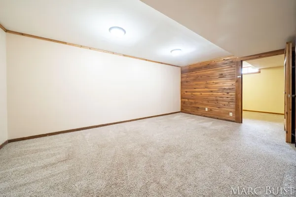 $325,000 | 1876 Lake Michigan Drive Northwest, Grand Rapids, MI 49534