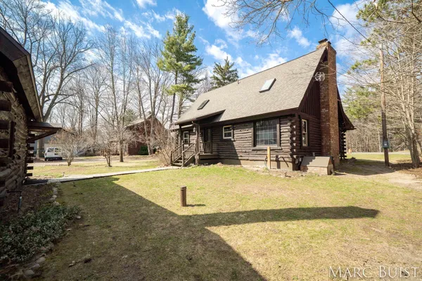 $325,000 | 1876 Lake Michigan Drive Northwest, Grand Rapids, MI 49534