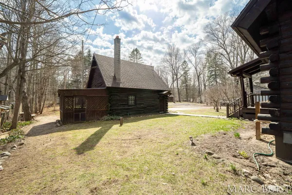 $325,000 | 1876 Lake Michigan Drive Northwest, Grand Rapids, MI 49534