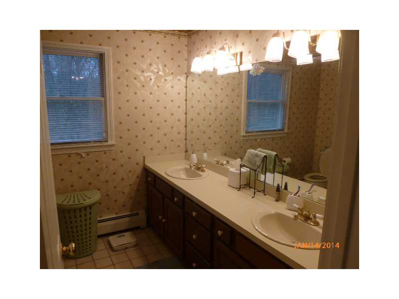 780 Laten Knight Road Cranston, RI 02921 - Photo 15 of 24 Bathroom.