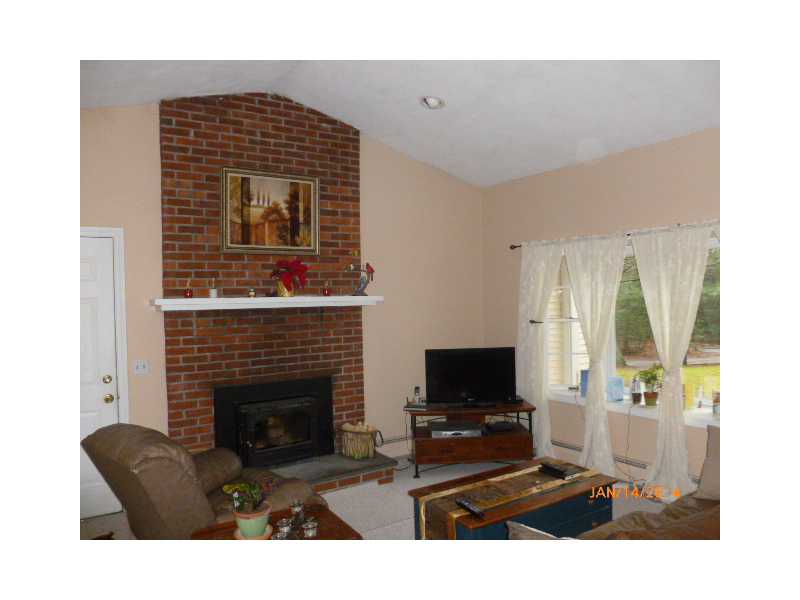 780 Laten Knight Road Cranston, RI 02921 - Photo 21 of 24 Den/Family/Great Room.