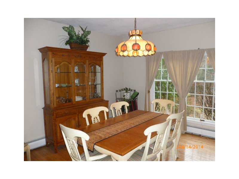 780 Laten Knight Road Cranston, RI 02921 - Photo 23 of 24 Dining Room.