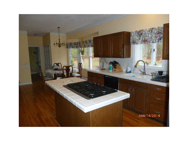 780 Laten Knight Road Cranston, RI 02921 - Photo 3 of 24 Kitchen.