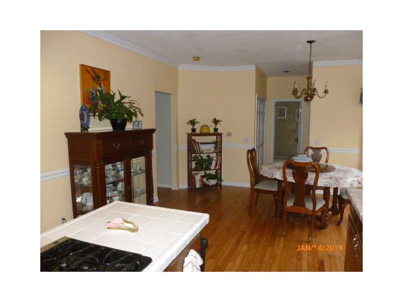 780 Laten Knight Road Cranston, RI 02921 - Photo 4 of 24 Dining Area.