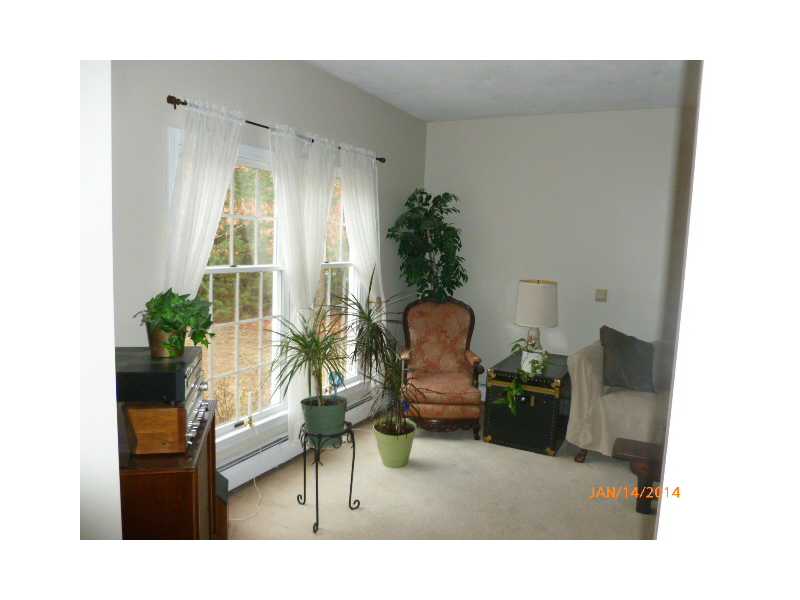 780 Laten Knight Road Cranston, RI 02921 - Photo 9 of 24 Living Room.
