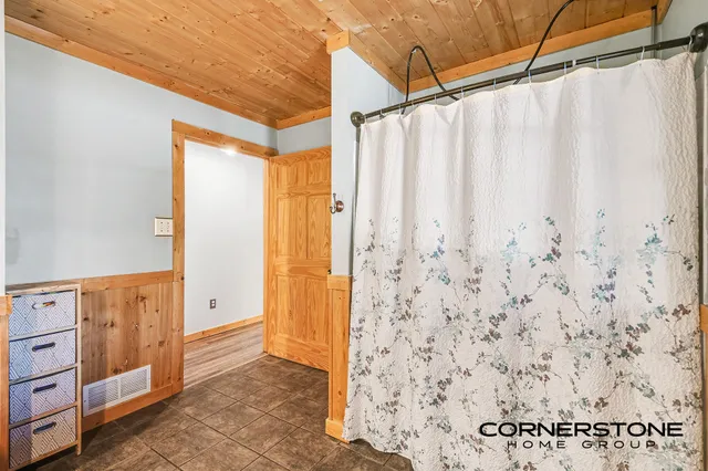 $454,900 | 13261 Wabasis Avenue Northeast, Cedar Springs, MI 49319