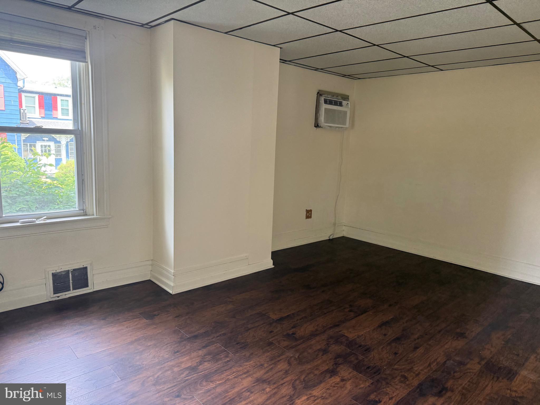 531 Byberry Road, Unit 1 Philadelphia, PA 19116 - Photo 10 of 15 1st Bedroom