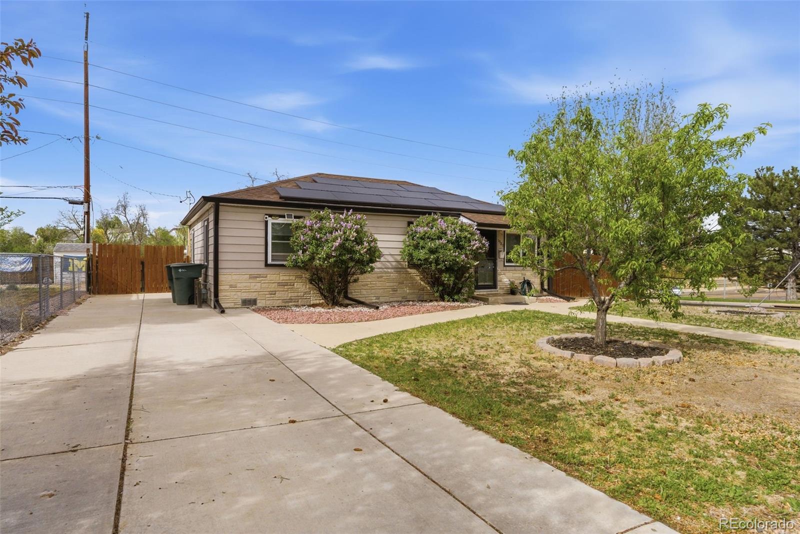 1981 Ruth Drive Thornton, CO 80229 - Photo 3 of 47