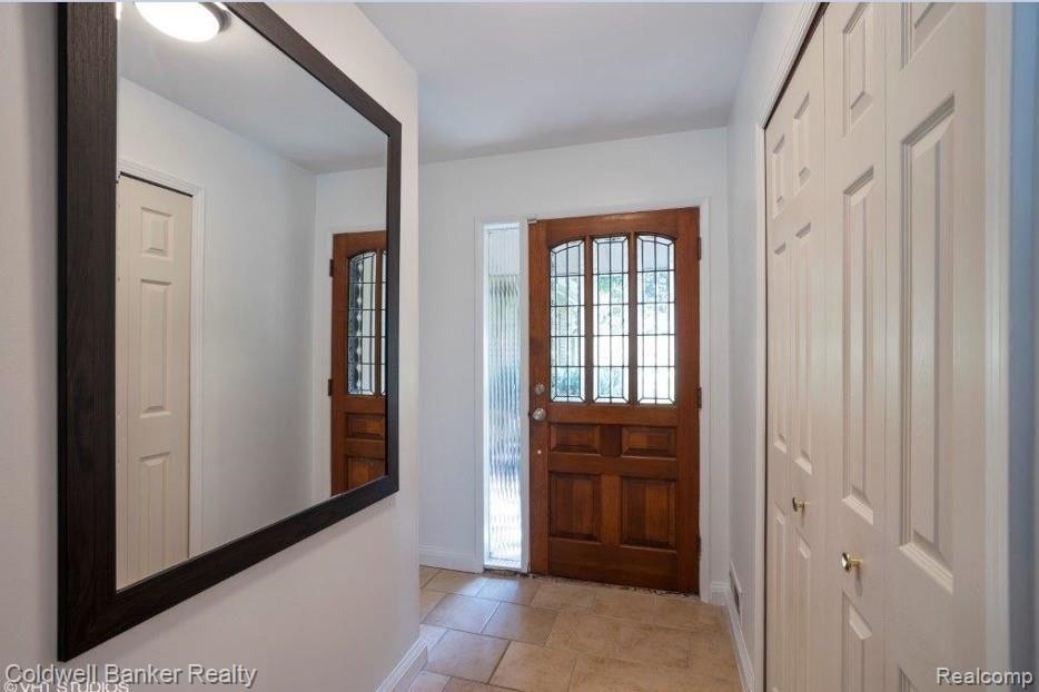 6040 Darramoor Road Bloomfield Hills, MI 48301 - Photo 14 of 47