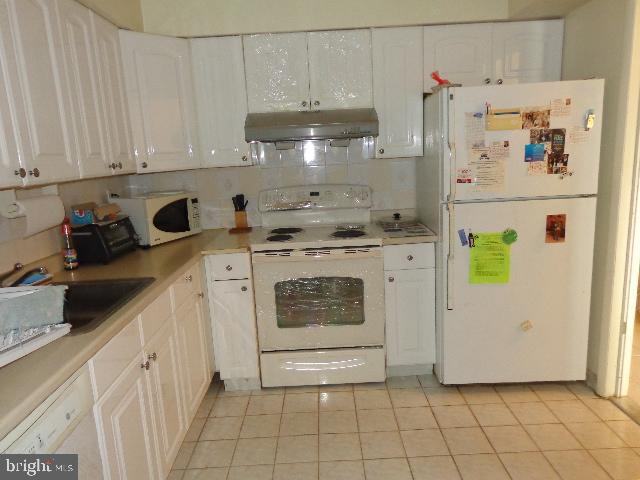 3 B Twin Rivers Drive, Unit B Hightstown, NJ 08520 - Photo 2 of 13 Kitchen