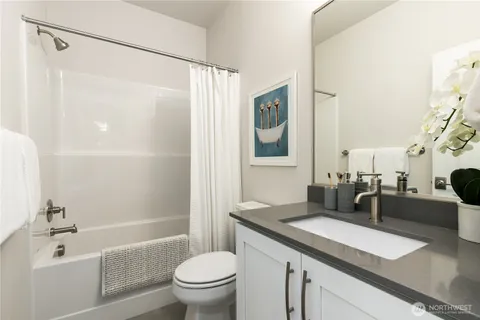 $1,225,000 | 1429 8th Avenue Northeast, Unit 8, Issaquah, WA 98029