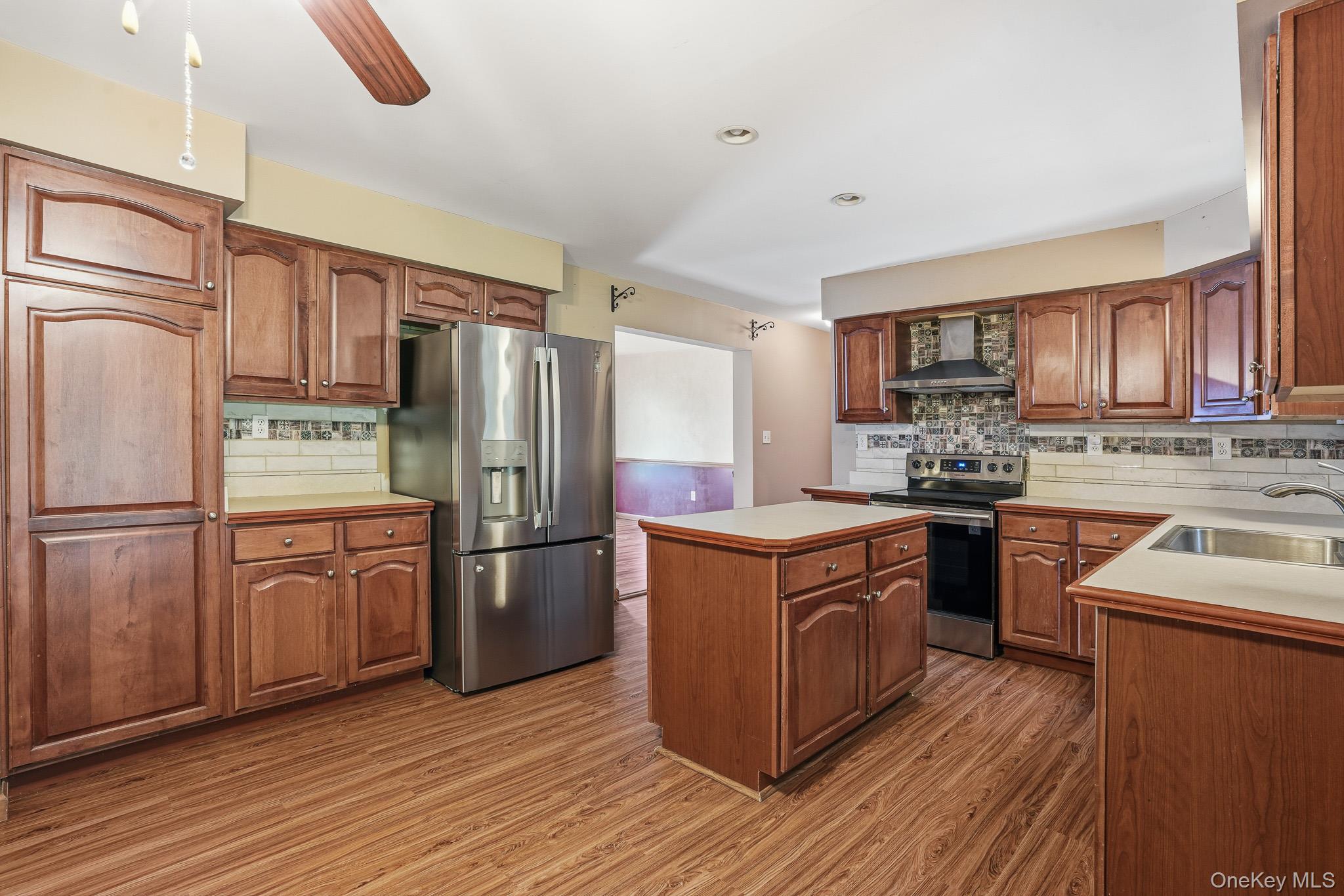 74 Losee Road Wappingers Falls, NY 12590 - Photo 8 of 35