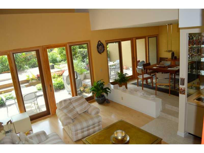 706 St Albans Drive, Unit 706 Boca Raton, FL 33486 - Photo 13 of 24 Living Room
