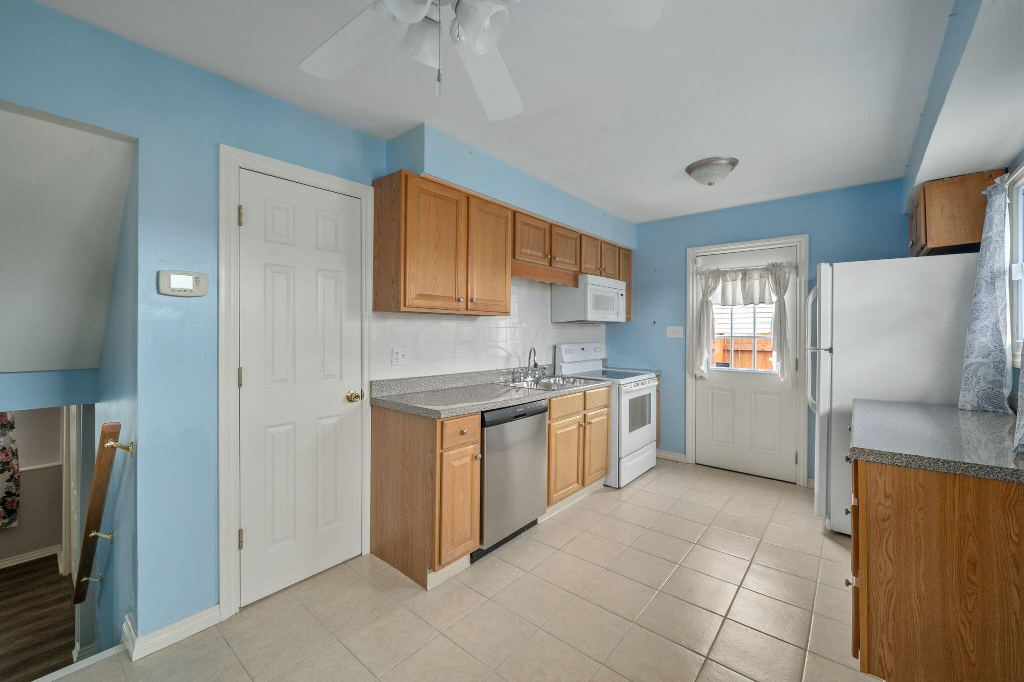 4901 Justin Road Columbus, OH 43227 - Photo 6 of 30 Kitchen