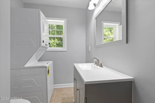 $210,000 | 690 Maple Hill School Road, Maple Hill, NC 28454