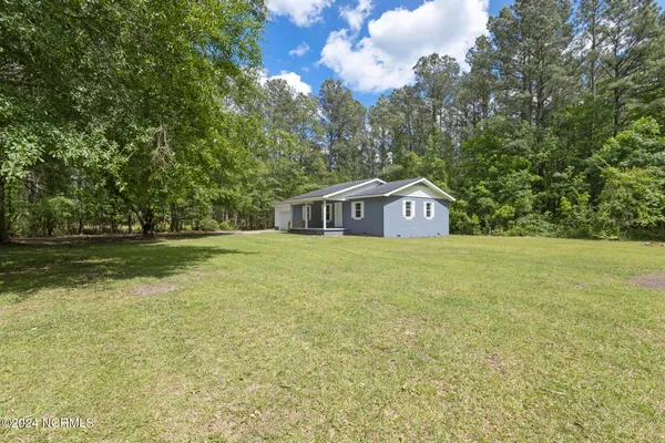 $210,000 | 690 Maple Hill School Road, Maple Hill, NC 28454