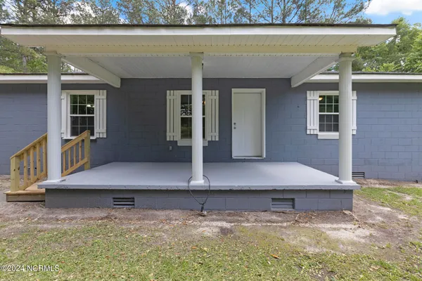 $210,000 | 690 Maple Hill School Road, Maple Hill, NC 28454