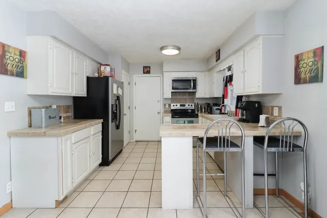 $250,000 | 203 Edwards Drive, Normal, IL 61761