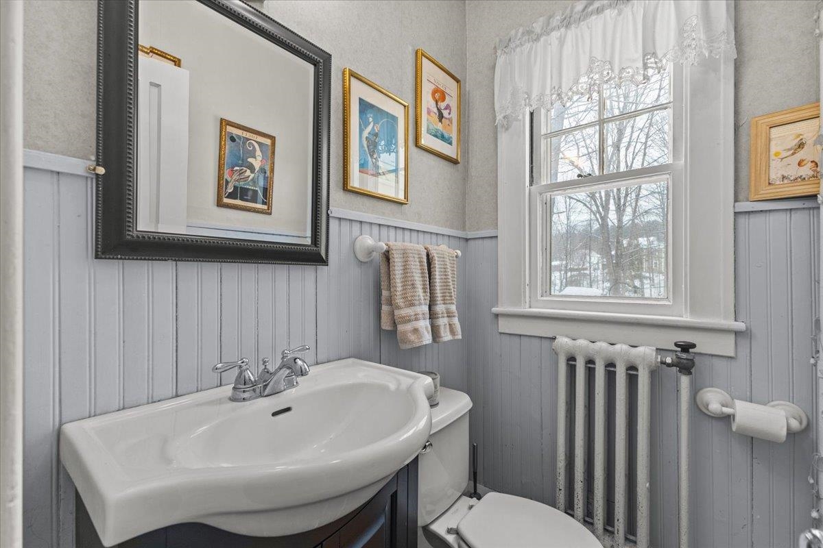 305 Congress Street Morristown, VT 05661 - Photo 20 of 59