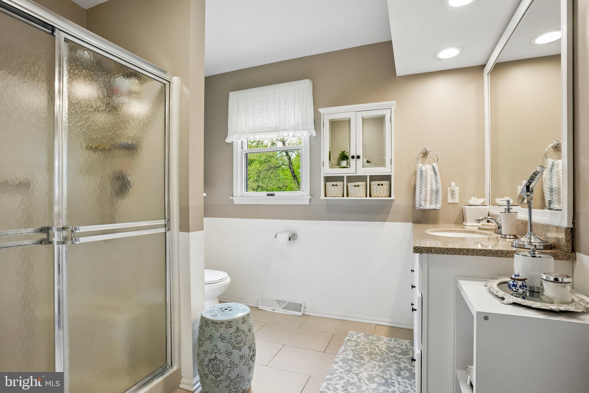 905 Bridgeboro Street Delran, NJ 08075 - Photo 14 of 24 Primary Bath