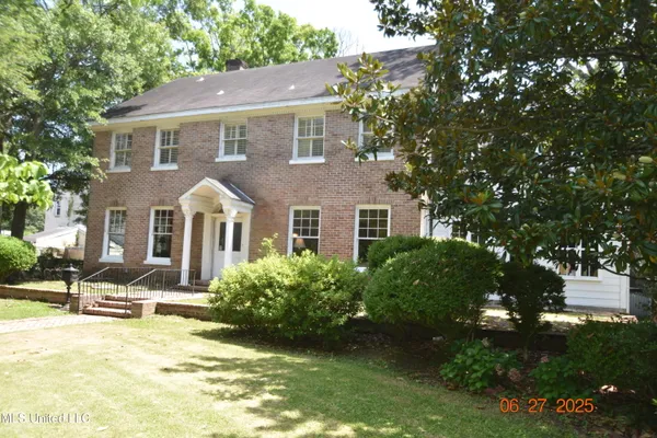 $299,000 | 1211 River Road, Greenwood, MS 38930