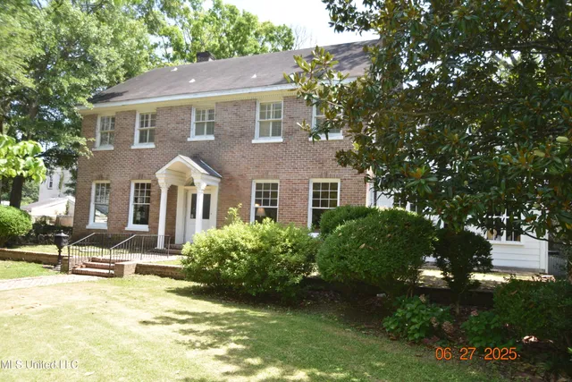 $299,000 | 1211 River Road, Greenwood, MS 38930