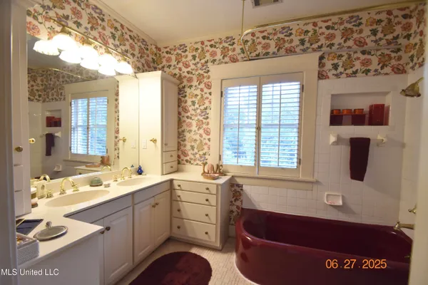 $299,000 | 1211 River Road, Greenwood, MS 38930