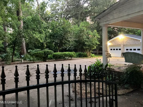 $299,000 | 1211 River Road, Greenwood, MS 38930