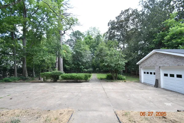 $299,000 | 1211 River Road, Greenwood, MS 38930
