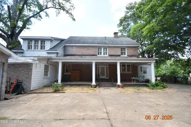 $299,000 | 1211 River Road, Greenwood, MS 38930