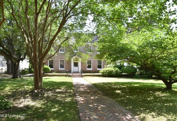 $299,000 | 1211 River Road, Greenwood, MS 38930