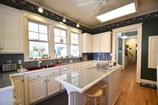 $299,000 | 1211 River Road, Greenwood, MS 38930