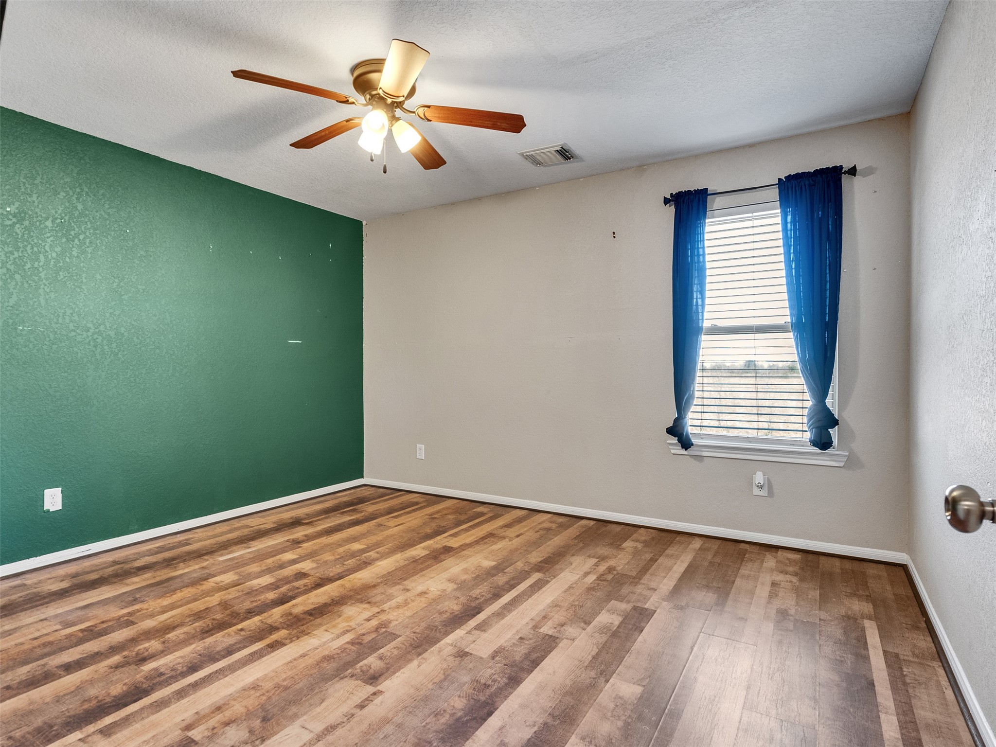 6014 Flagg Ranch Court Spring, TX 77388 - Photo 24 of 37 a view of room with window and ceiling fan